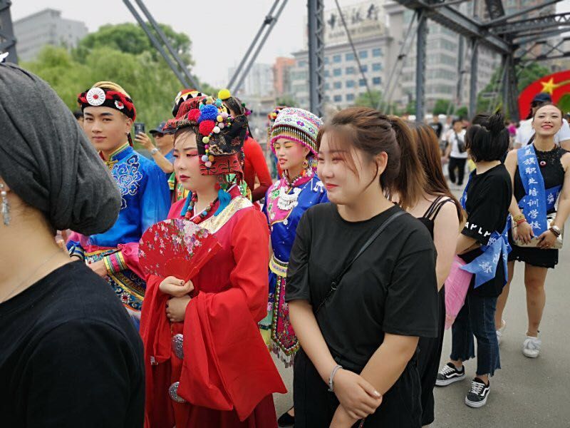 💞美旗学院💞 彩妆班主题毕业秀-“民族风情”在兰州中山桥盛大举行