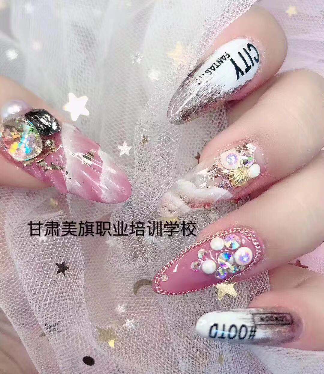 美旗学院美甲作品赏析