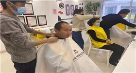 兰州美发学校学生外出实操