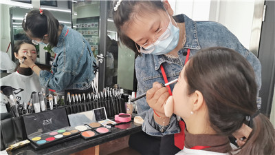 #兰州化妆培训学校#
