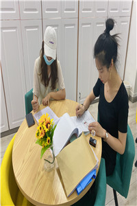 美旗学校报名现场