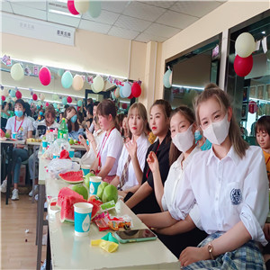 女生学习化妆好不好