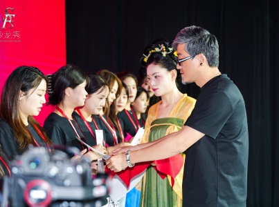2025沙龙秀全国巡演西安站盛大启幕 六方携手共绘美业发展新蓝图
